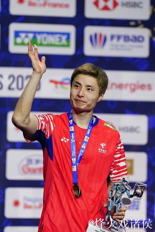 石宇奇逆风翻盘首夺世锦赛冠军 国羽男单时隔十年重回巅峰